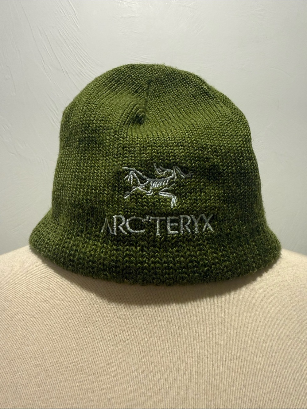 Vintage Arc'teryx Olive Knit Logo Beanie - 100% Wool